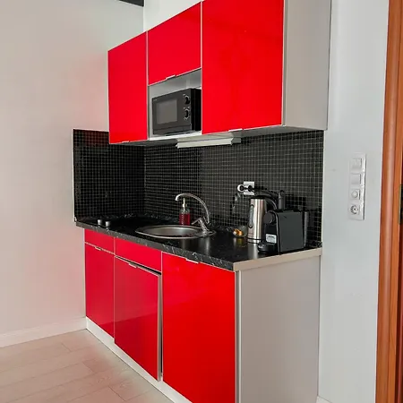 Club 218 Red Wellness Apartements שיופוק