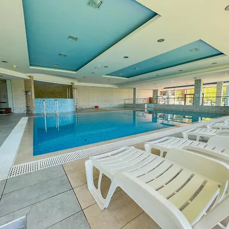 Club 218 Red Wellness Apartements דירה