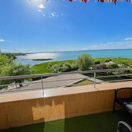 Club 218 Red Wellness Apartements דירה *