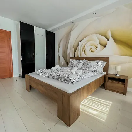 דירה Club 218 Red Wellness Apartements שיופוק