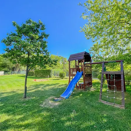 Club 218 Red Wellness Apartements * שיופוק