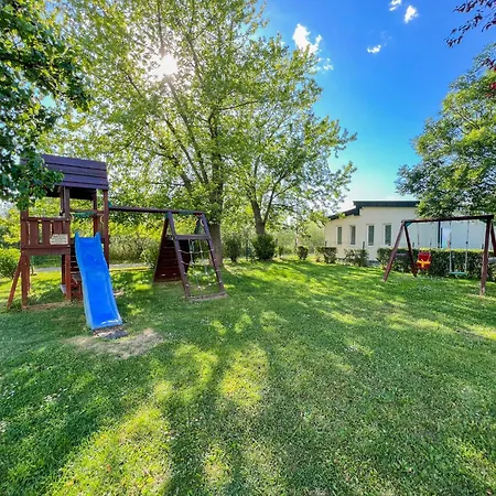 Club 218 Red Wellness Apartements * שיופוק